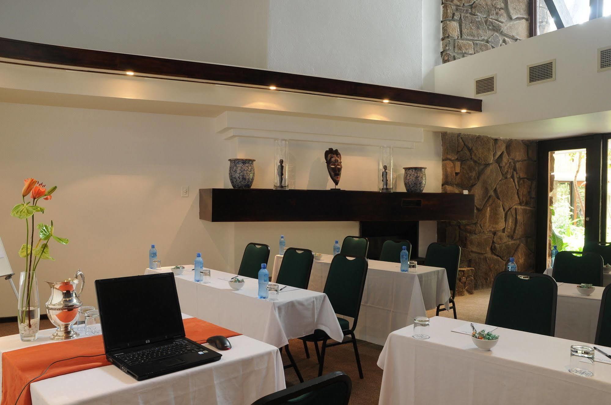 Protea Hotel Winkler White River Eksteriør bilde