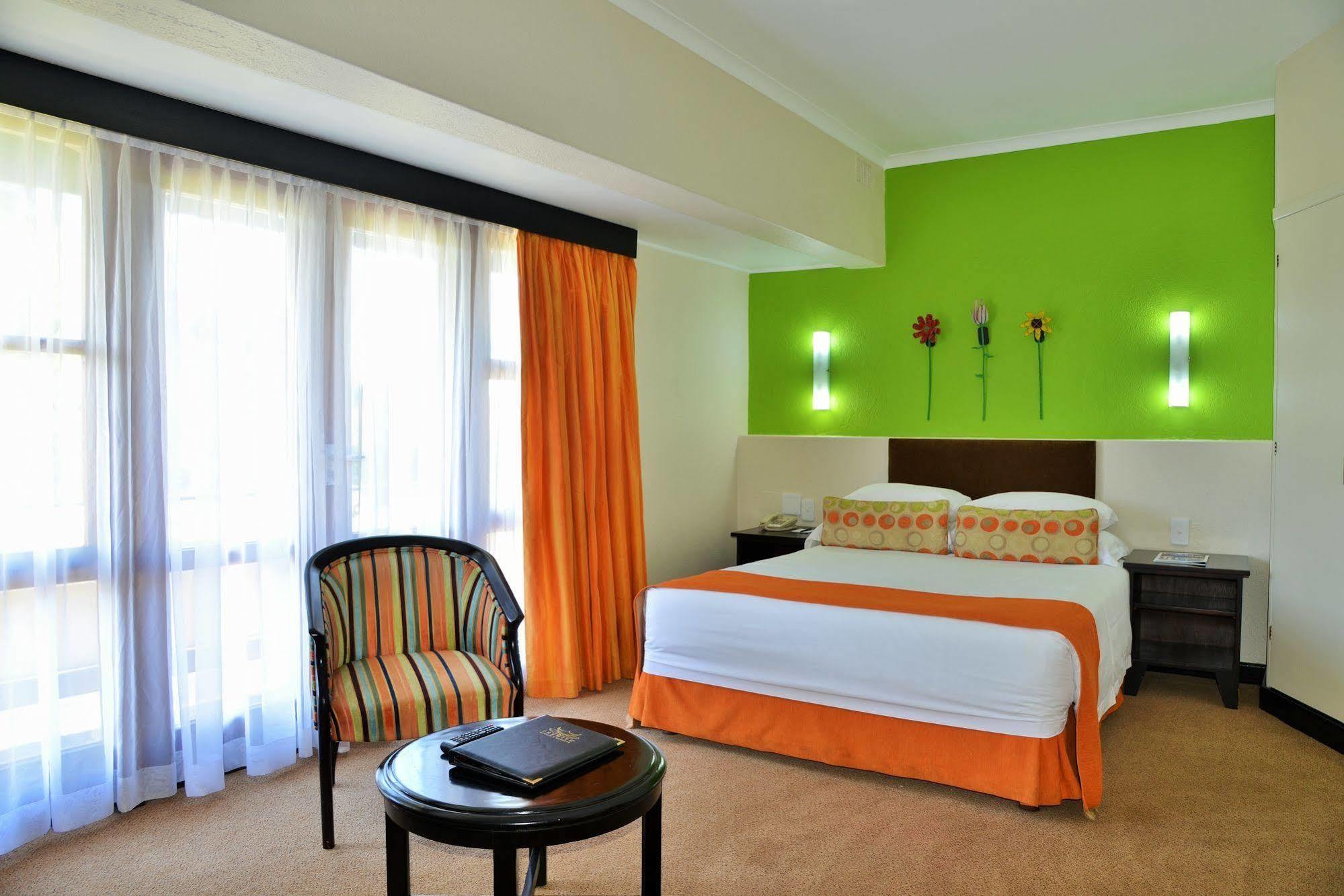 Protea Hotel Winkler White River Eksteriør bilde