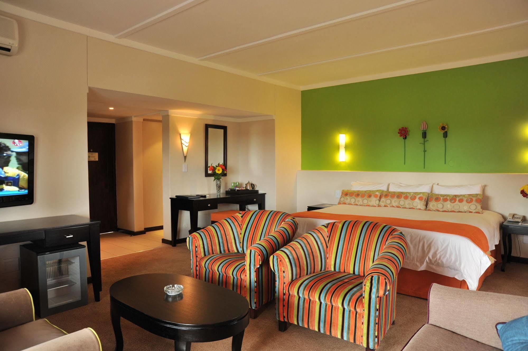 Protea Hotel Winkler White River Eksteriør bilde